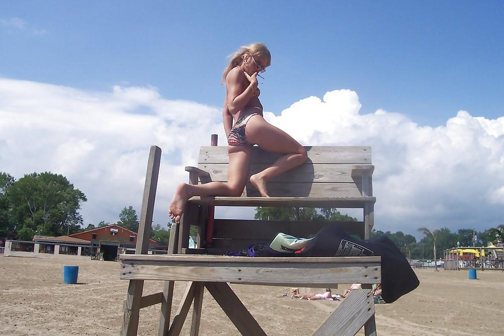 25P Hot LiL Bi Blonde Stripper Bitch
