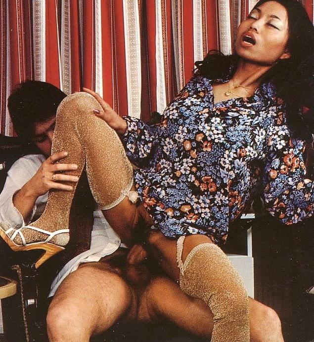 24P Vintage Busty Hardcore Set 7