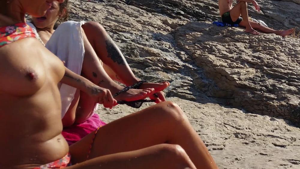 14P Topless Beach 2019