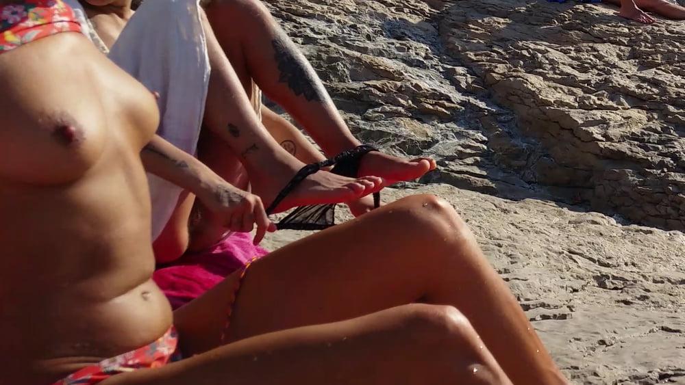 14P Topless Beach 2019