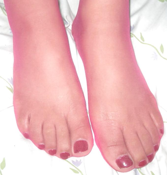 25P Dee's Sexy feet in Pantyhose for you Foot Lovers