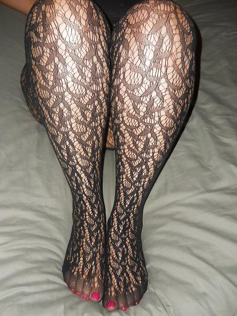 25P Dee's Sexy feet in Pantyhose for you Foot Lovers