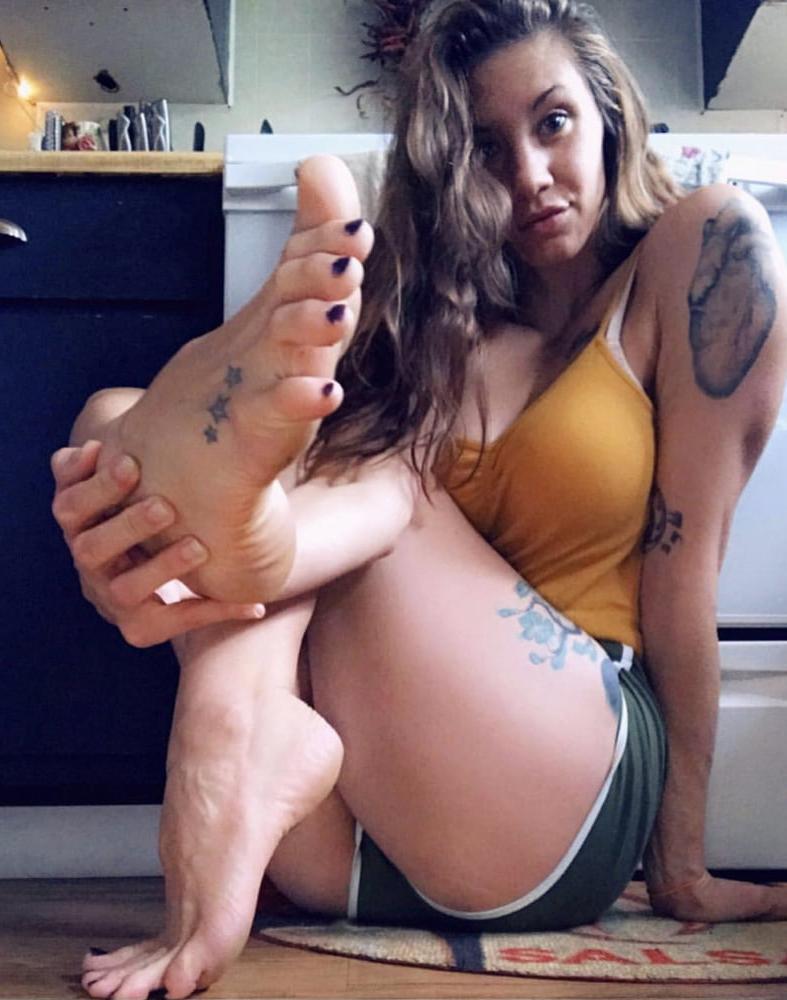 25P Sexy with toes pt1