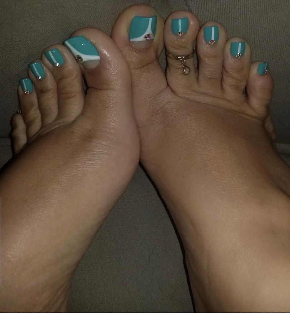 23P beautiful LATINA toes and soles pt7