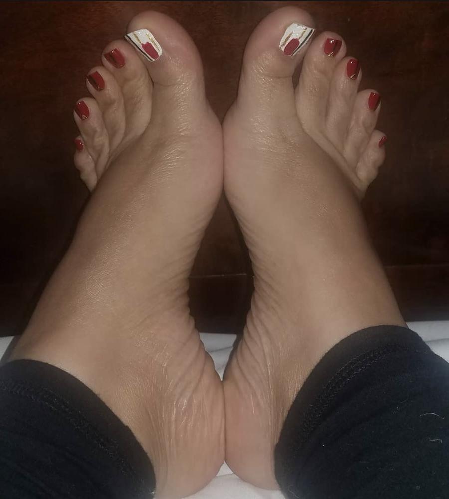 23P beautiful LATINA toes and soles pt7