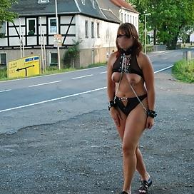 25P Nackt und geil in public