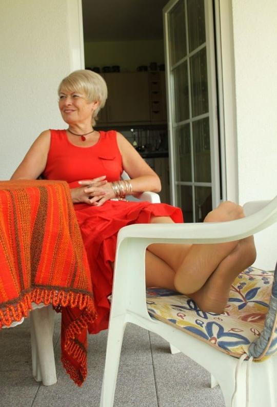 25P Granny Nylon Feet