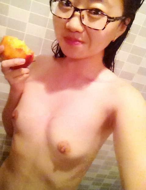 16P Asia girl with glasses 16