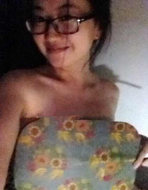16P Asia girl with glasses 16