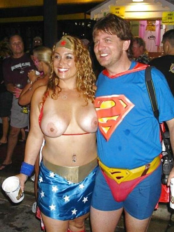 25P REALLY HOT GIRLS IN PUBLIC 32