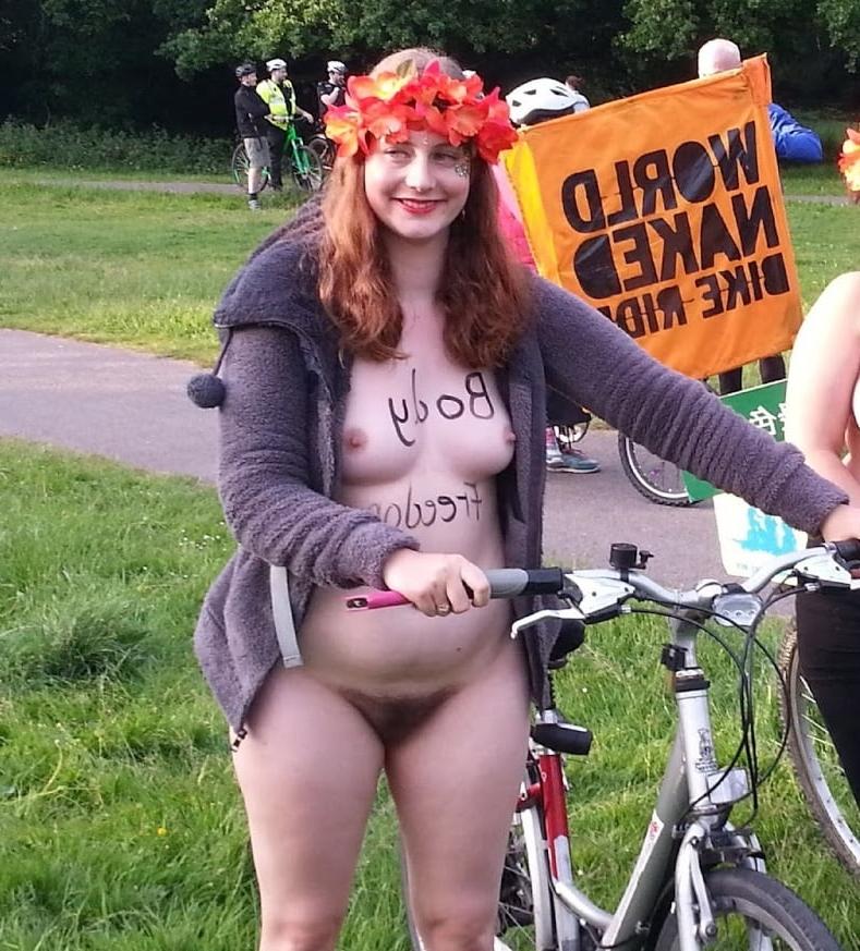 25P Cute Brunette Southampton 2016 wnbr (world naked bike ride)