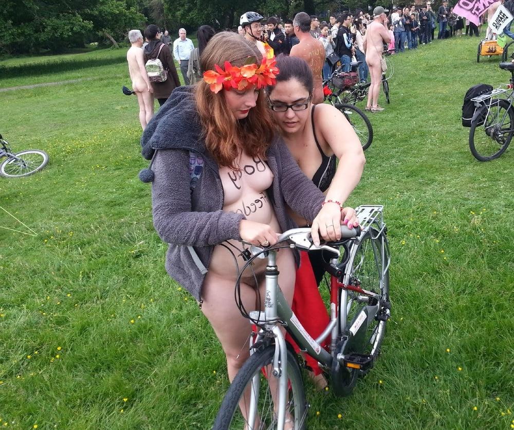 25P Cute Brunette Southampton 2016 wnbr (world naked bike ride)