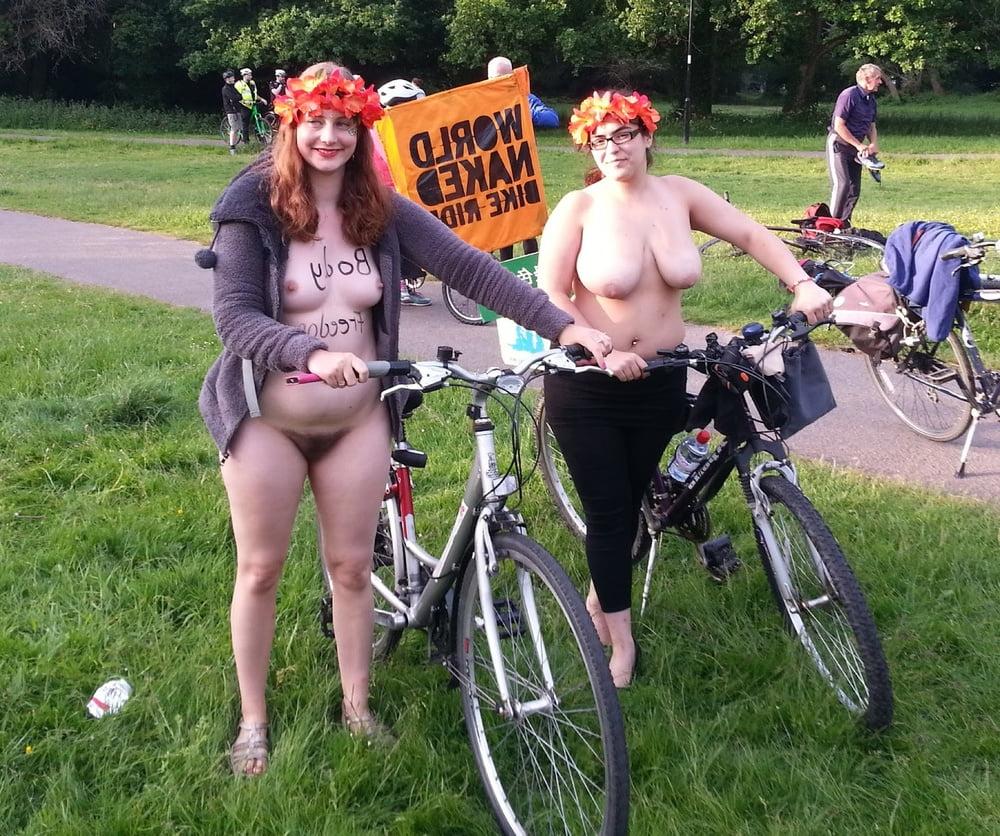 25P Cute Brunette Southampton 2016 wnbr (world naked bike ride)