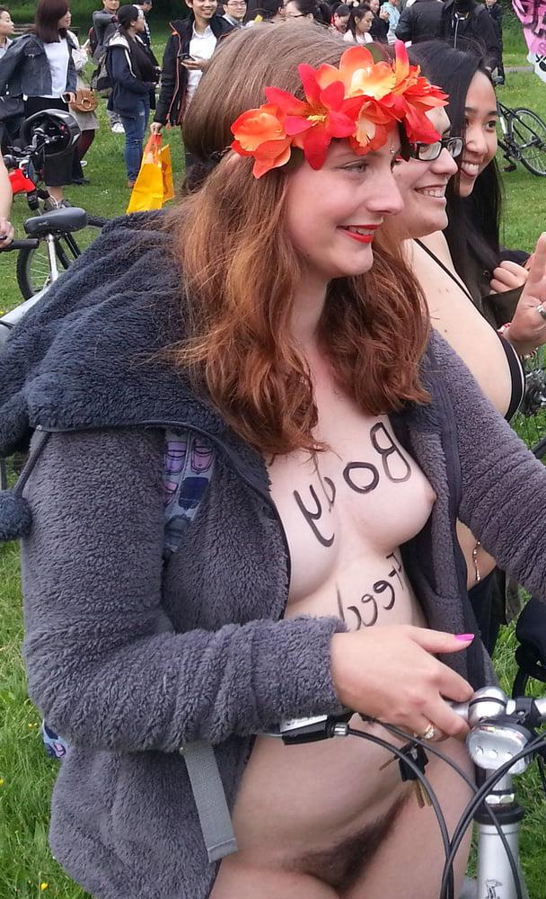 25P Cute Brunette Southampton 2016 wnbr (world naked bike ride)