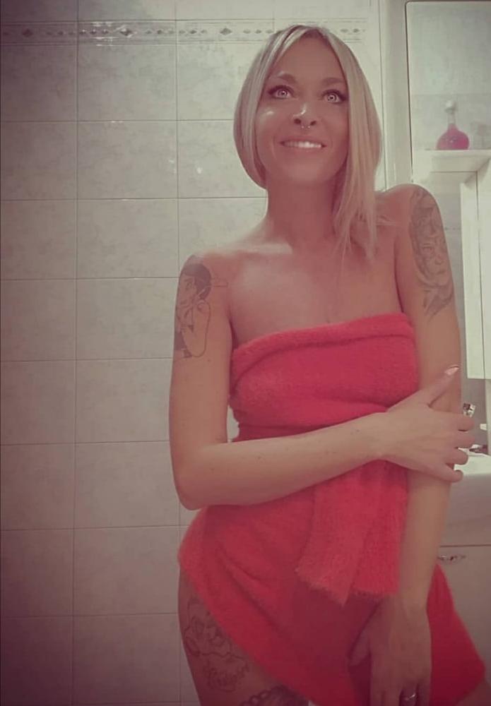 20P Sexy and Cute Blonde