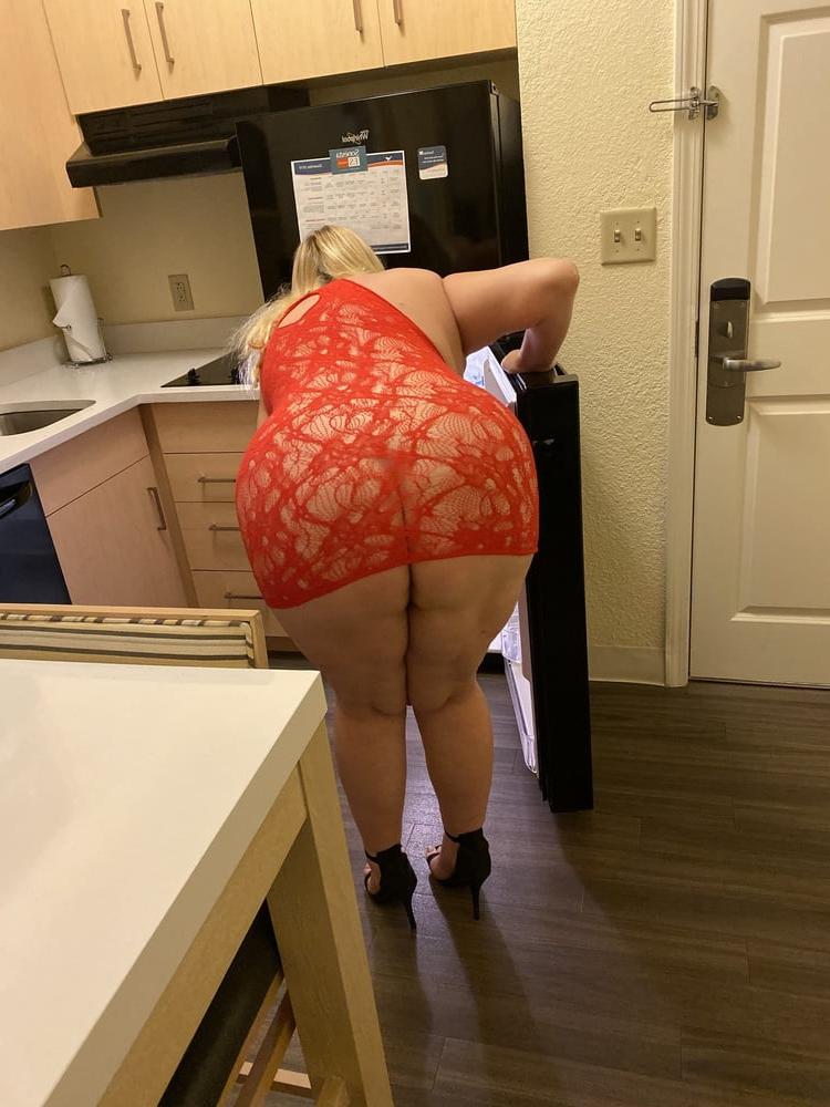 23P sexy mature curvy blonde blue eyes lady  and hung 8inch guy