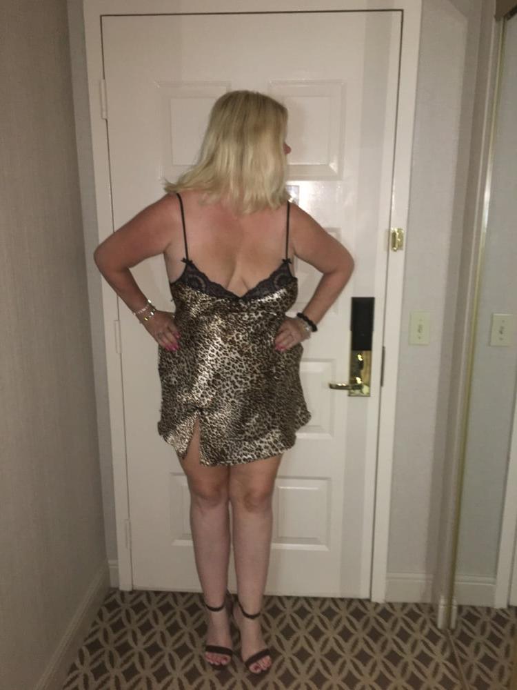23P sexy mature curvy blonde blue eyes lady  and hung 8inch guy