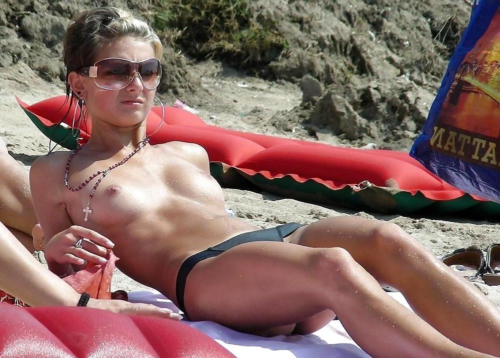 25P REALLY HOT GIRLS IN PUBLIC 52