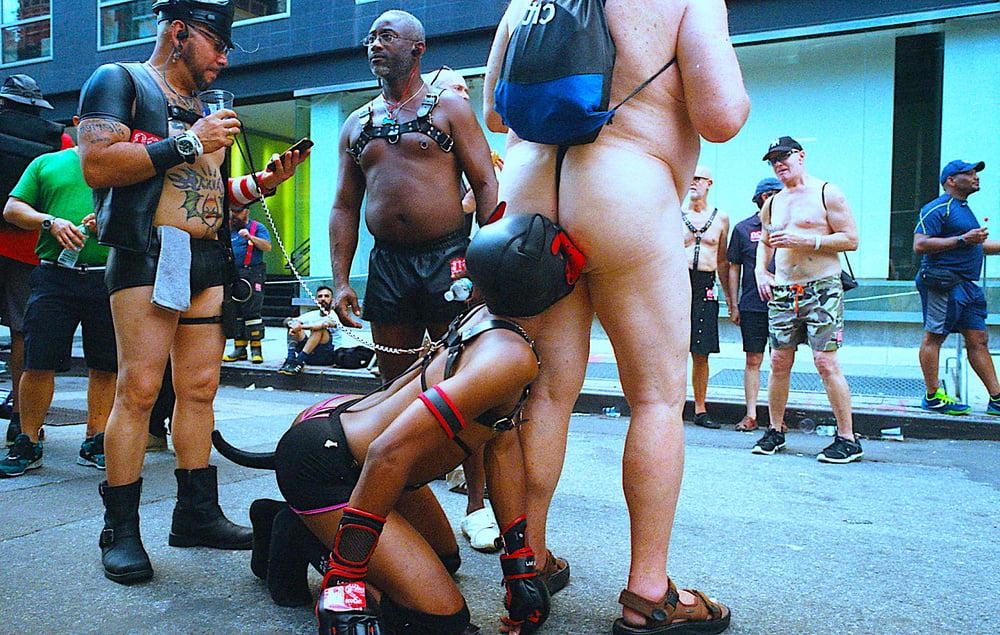23P On their knees, 1.