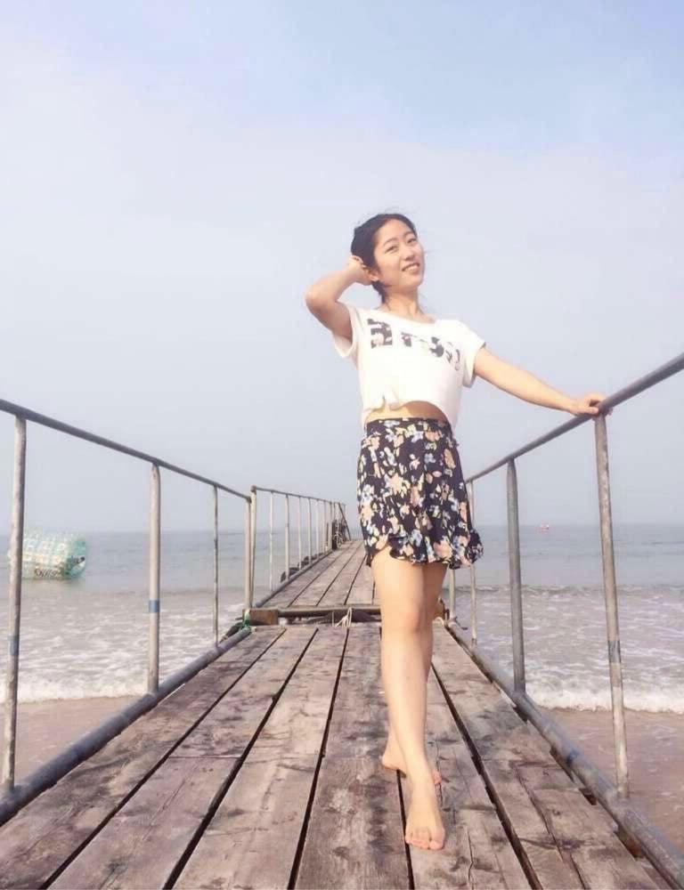 21P Asia girl with glasses 8