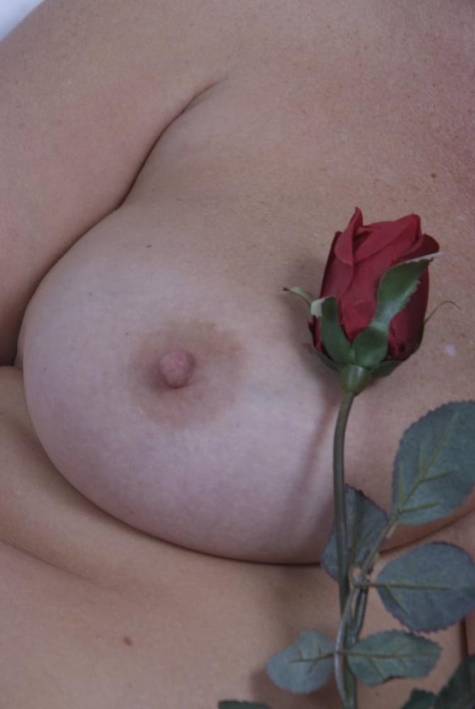 25P Curvy British mature amateur Gabriella K (12)