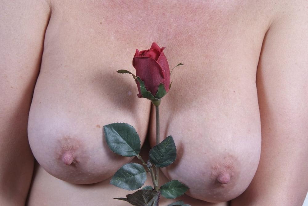 25P Curvy British mature amateur Gabriella K (12)
