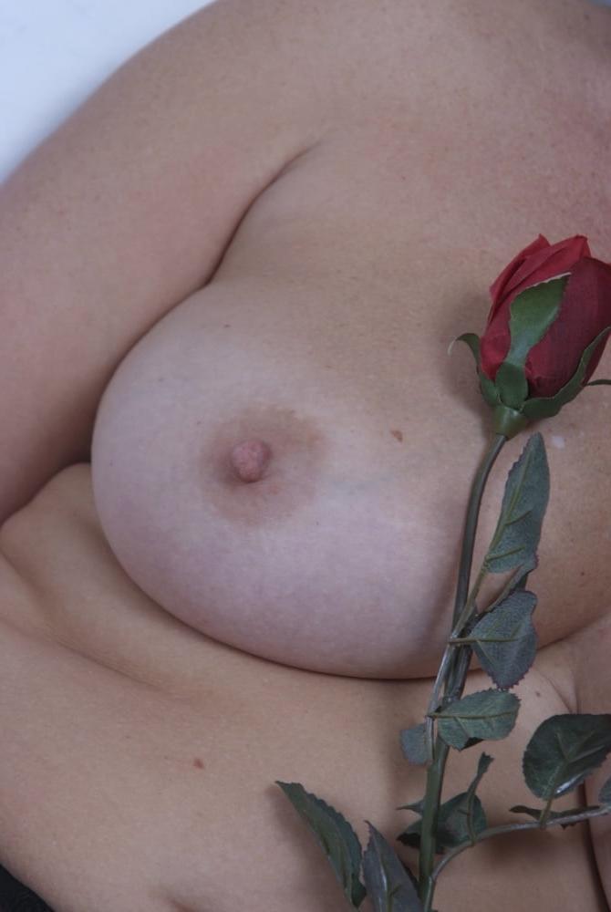 25P Curvy British mature amateur Gabriella K (12)