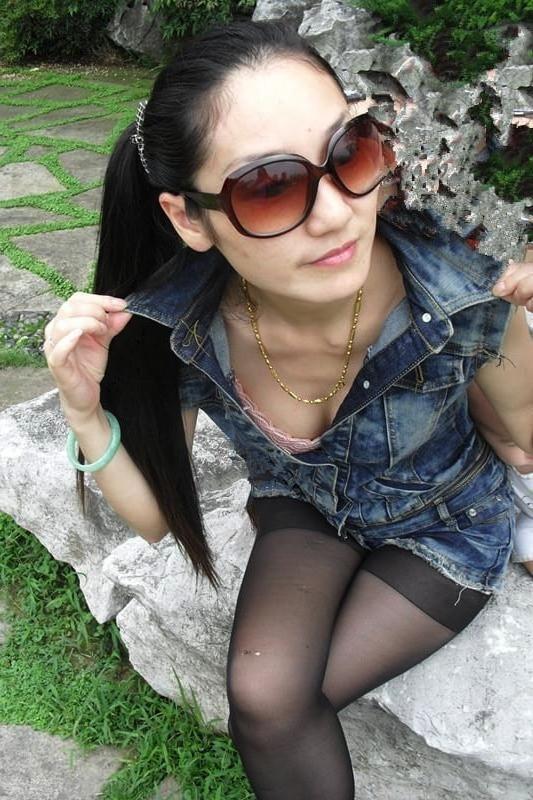 24P Asia girl with glasses 10
