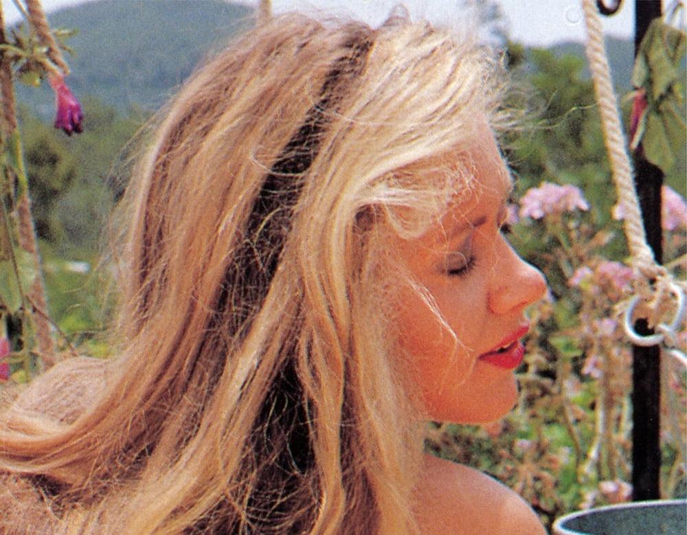 25P classic magazine #759 - two hot bodies
