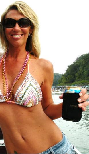 9P Sexy MILF 4