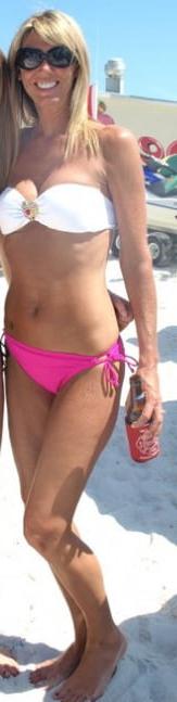 9P Sexy MILF 4