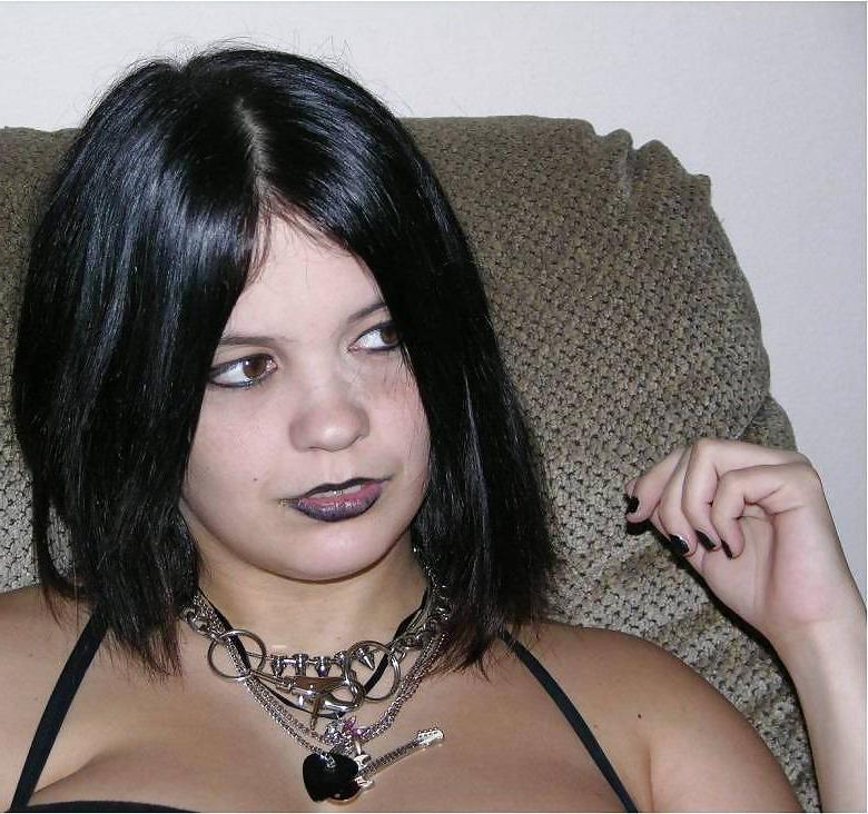 19P Goth Chubby