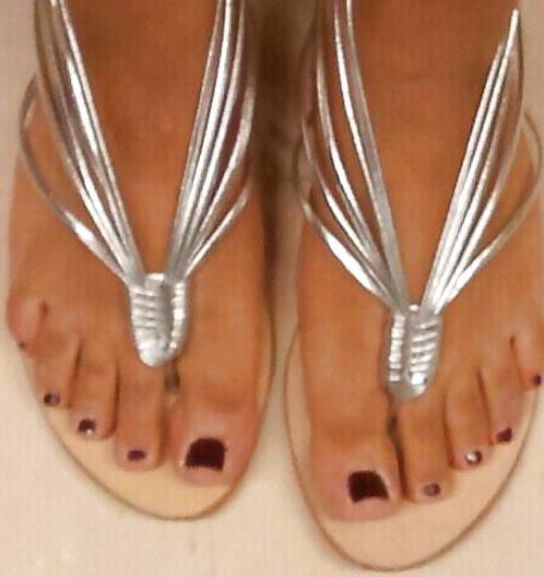 25P Arab feet