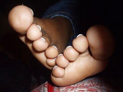25P Arab feet