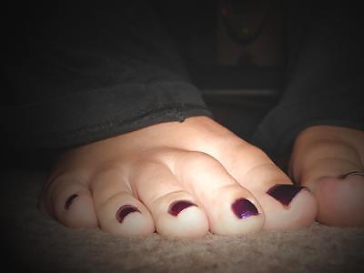 25P Arab feet