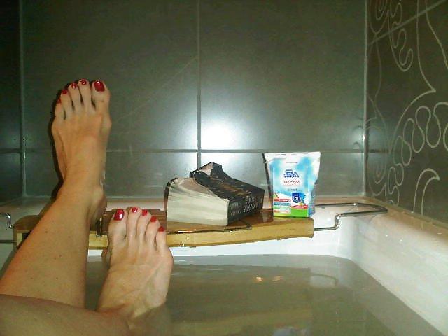 17P Sonya Kraus Feet & Legs