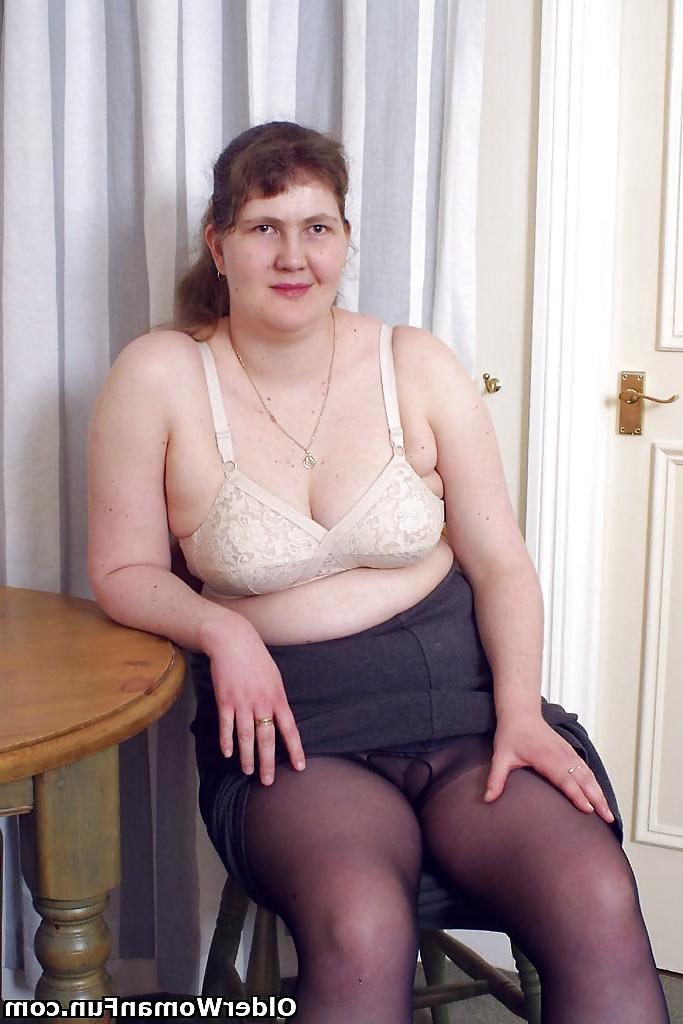 16P British vicar's wife Elizabeth from OlderWomanFun