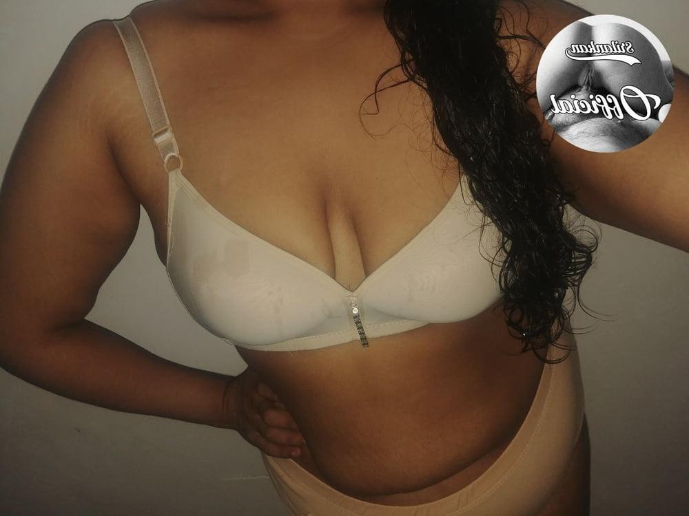 14P Srilankan Chubby Flashing