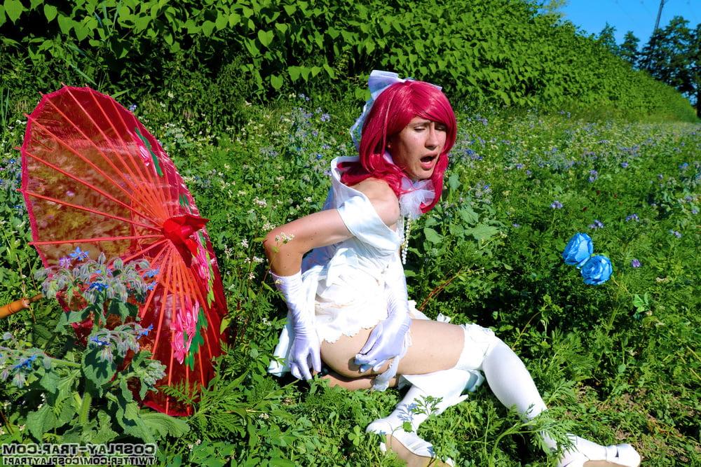 7P bride Maki's getting horny on her wedding photoshoot