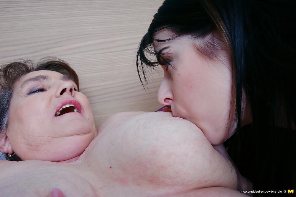 25P Cute teen girl fucks old lesbian granny 1