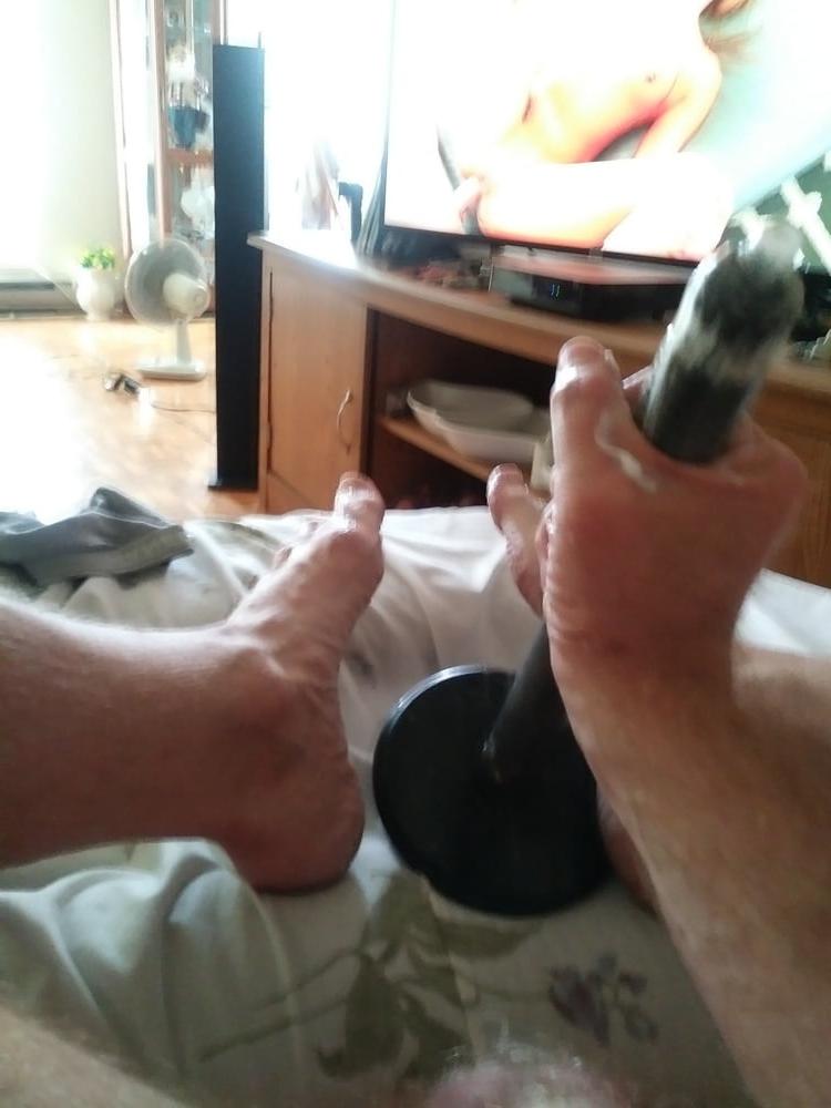 6P Feet iron dildo ass