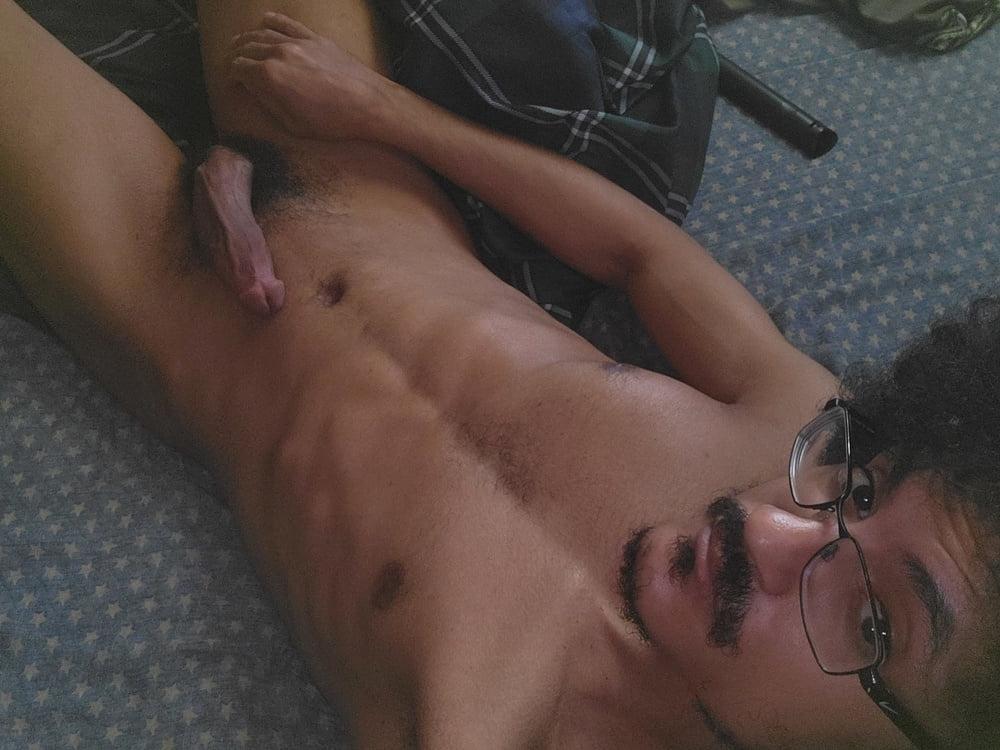 12P King Showing His Sexy Golden Body