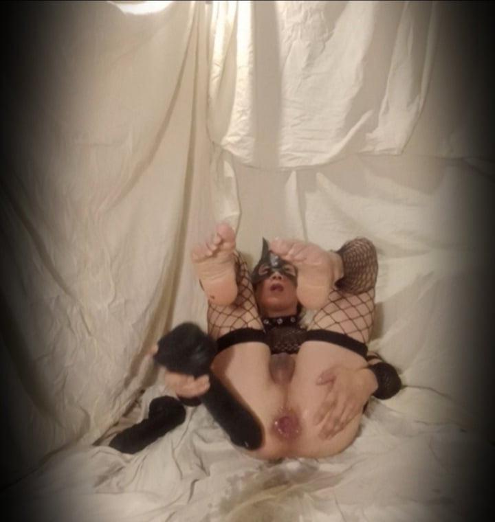 25P Linda asian ts champagne and big black pearl dildo 2
