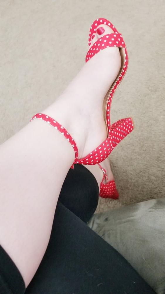 25P The Dainty Deviant Daily...housewife &amp; dance mom life  milf