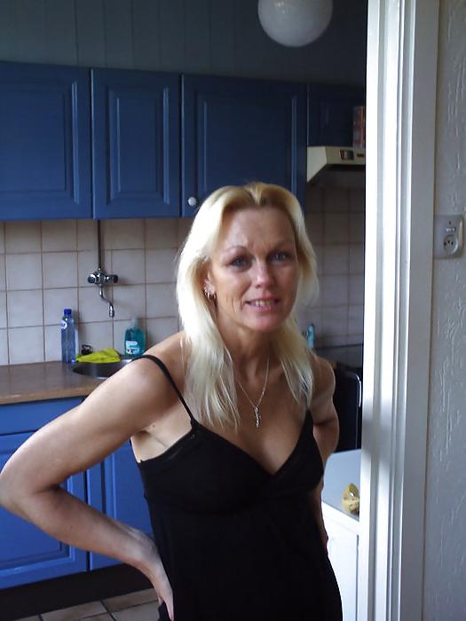 25P 47 yo Neighbour bitch dirty comments please
