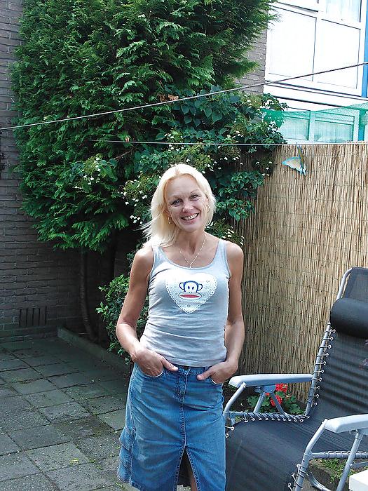 25P 47 yo Neighbour bitch dirty comments please