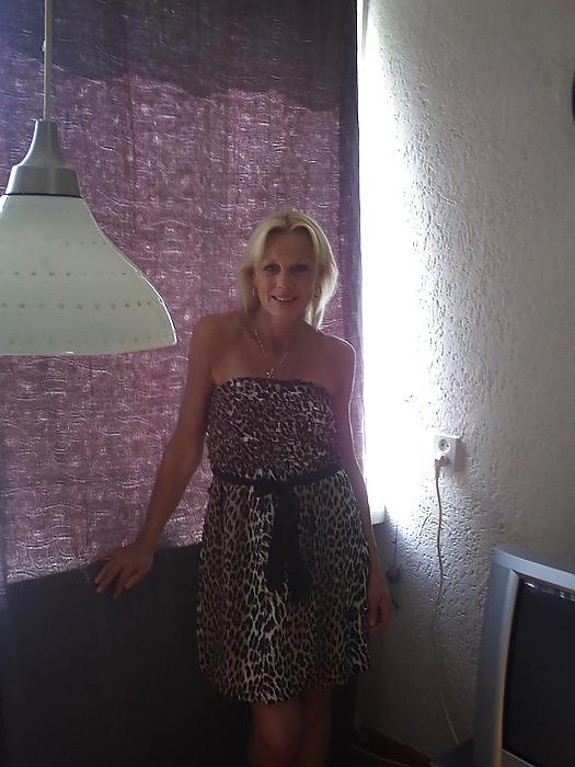 25P 47 yo Neighbour bitch dirty comments please
