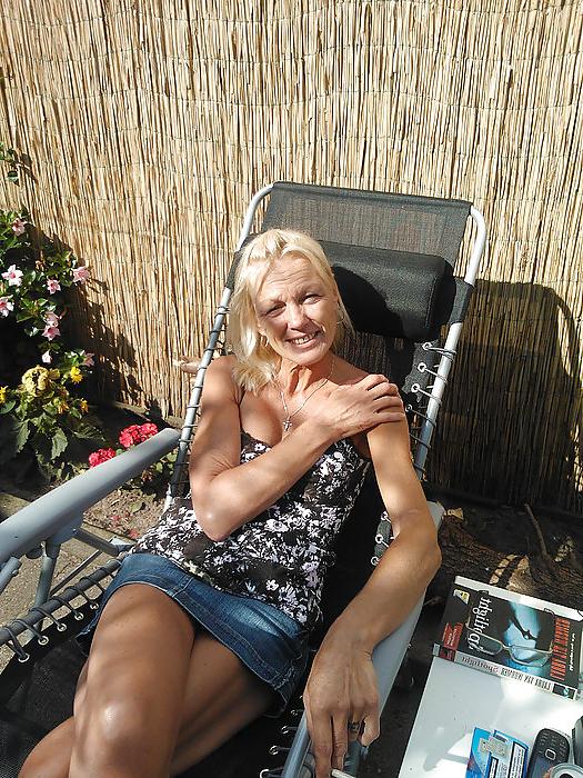 25P 47 yo Neighbour bitch dirty comments please