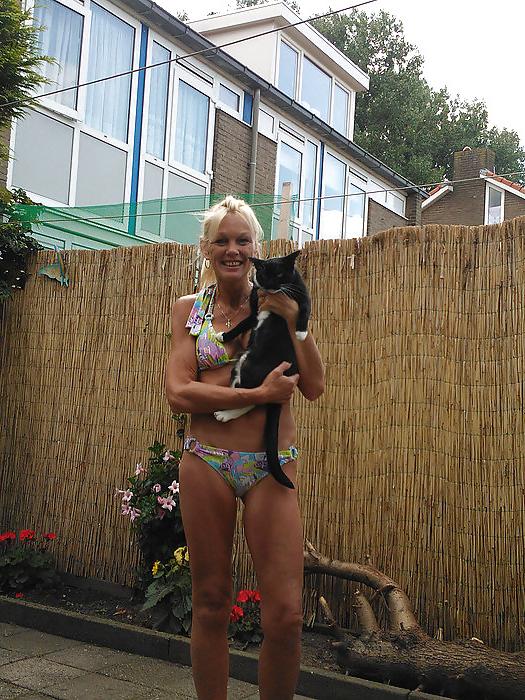 25P 47 yo Neighbour bitch dirty comments please