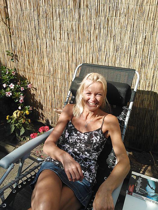 25P 47 yo Neighbour bitch dirty comments please